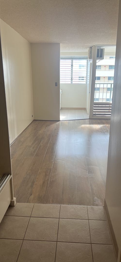 Building Photo - Renovated studio @ Pacific Grand $1400.00