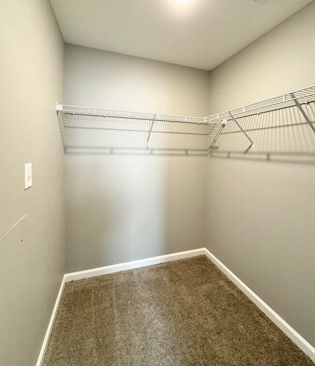 Building Photo - 6093 Arbor Wds Wy