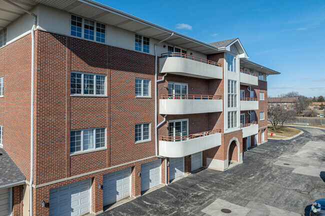 Alternate Image - Courtyards Of Westmont