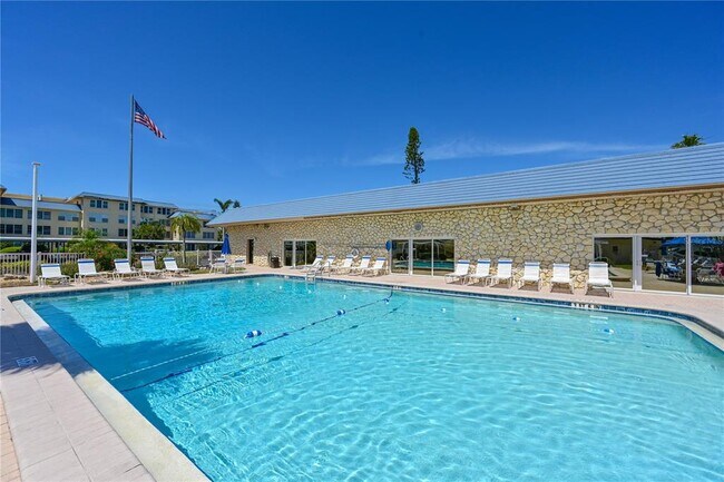 Building Photo - 3806 Gulf of Mexico Dr