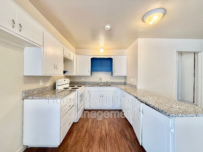 Building Photo - 444 1/2 E Babb Dr