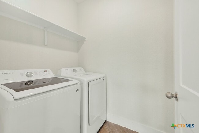 Building Photo - 1031 Lime Gruene