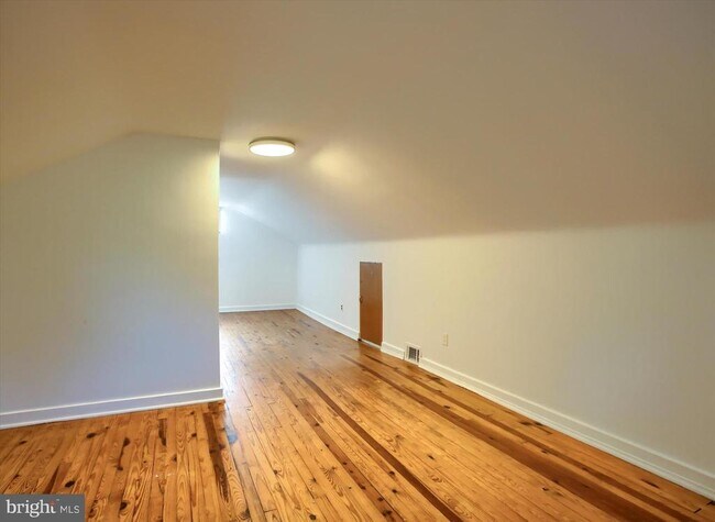 Building Photo - 2400 Linglestown Rd