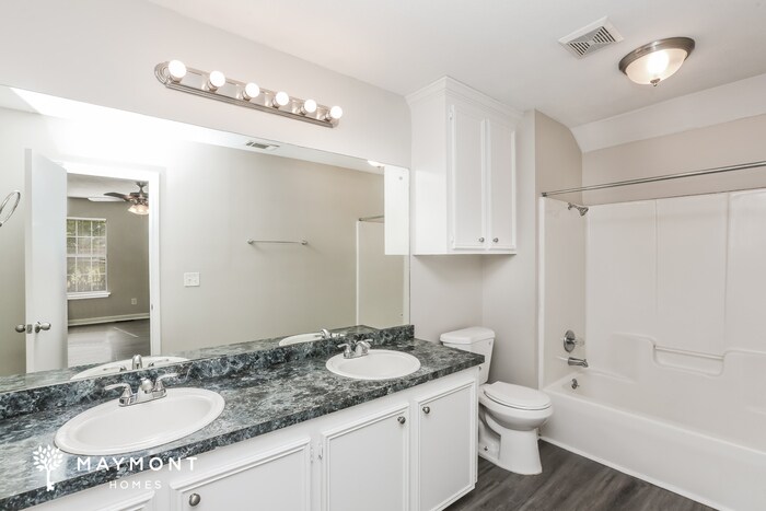 Building Photo - 1440 Chelsea Ln