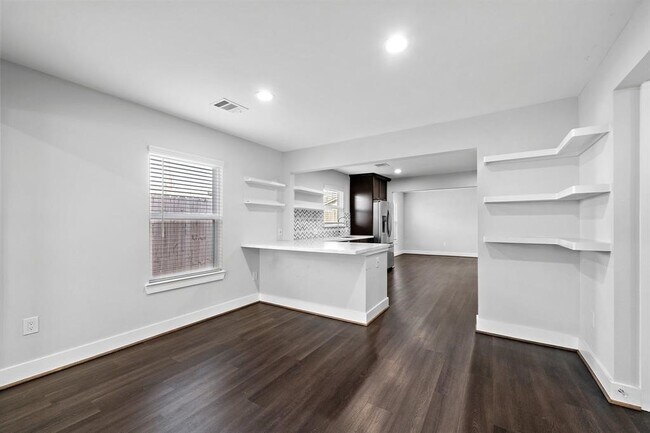 Building Photo - 1511 Mcneil St