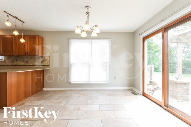 Building Photo - 2204 Valley Creek W Ln