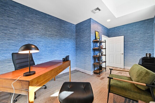 Building Photo - 200 N Lake Dr