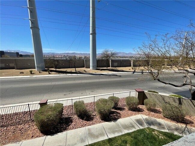 Building Photo - 5055 W Hacienda Ave