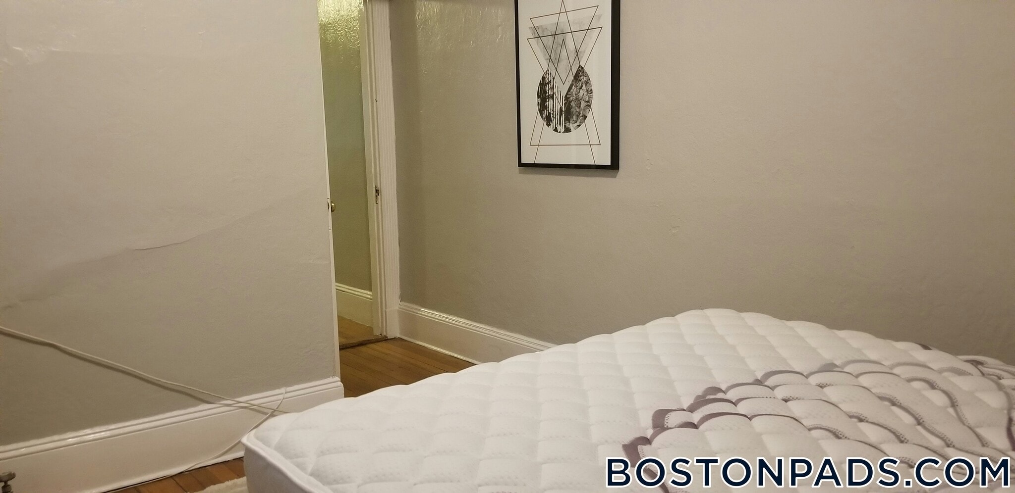 Building Photo - 463 Park Dr