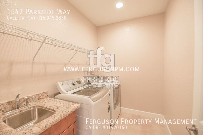 Building Photo - 1547 Parkside Way