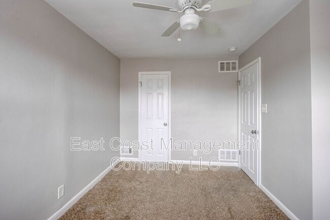 Building Photo - 2233 Graythorn Rd