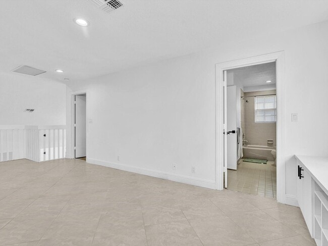 Building Photo - 3715 Starboard Ave