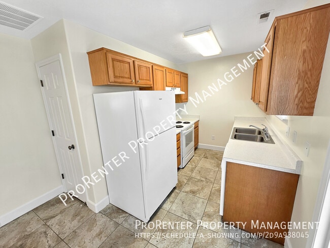 Building Photo - 551 S 375 W
