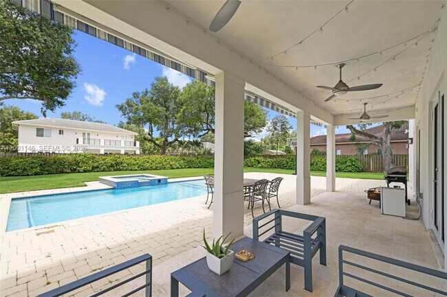 Building Photo - 14831 SW 93rd Ct