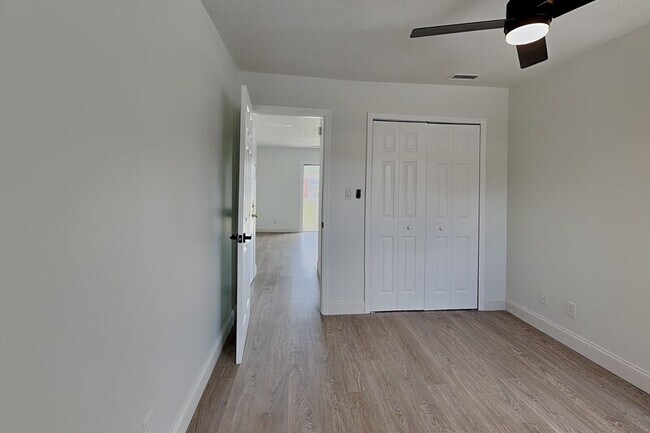 Building Photo - 7309 Daniel Webster Dr