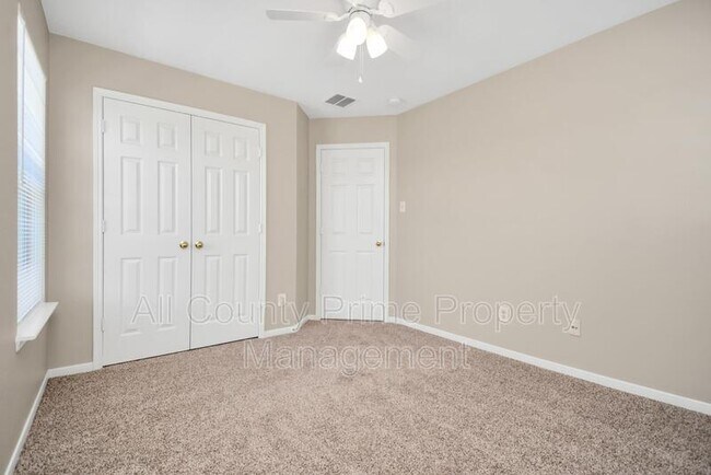 Building Photo - 21910 Willow Shade Ln