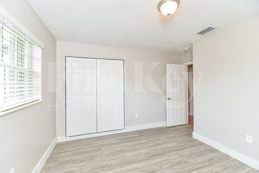 Building Photo - 16941 SW 119th Ct