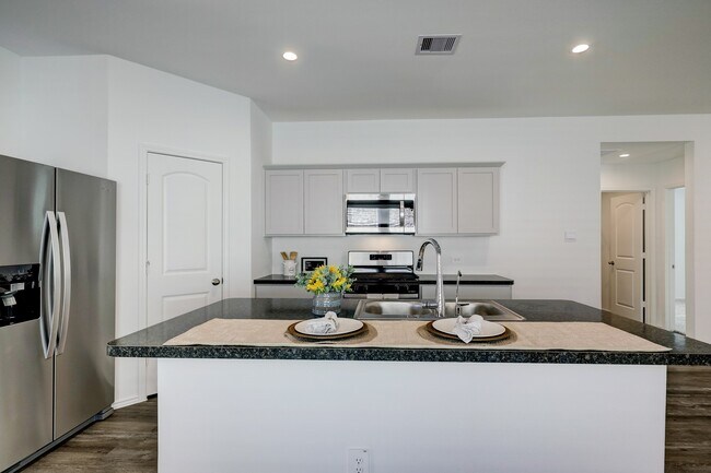 Building Photo - 5314 Castlebury Meadows Dr