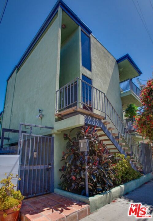 Building Photo - 2233 4th St