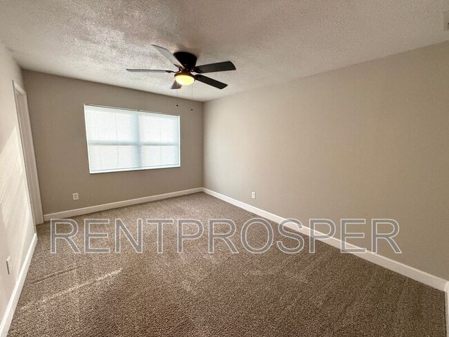 Building Photo - 376 Imperial Dr