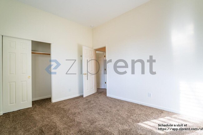 Building Photo - 100 Canterbury Ct