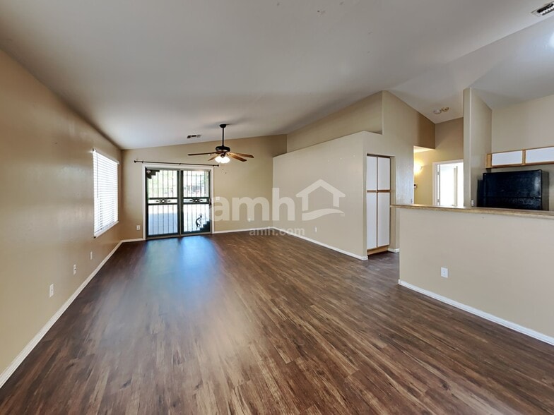 Building Photo - 15820 W Jefferson St