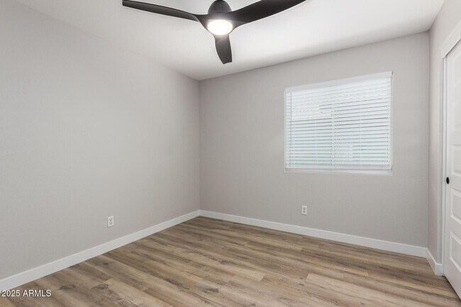 Building Photo - 3014 W Zachary Dr