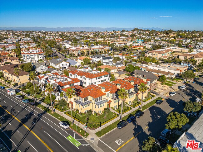 Building Photo - 816 S Catalina Ave