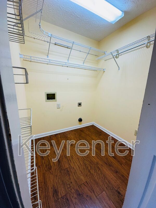 Building Photo - 12490 Daisywood Dr