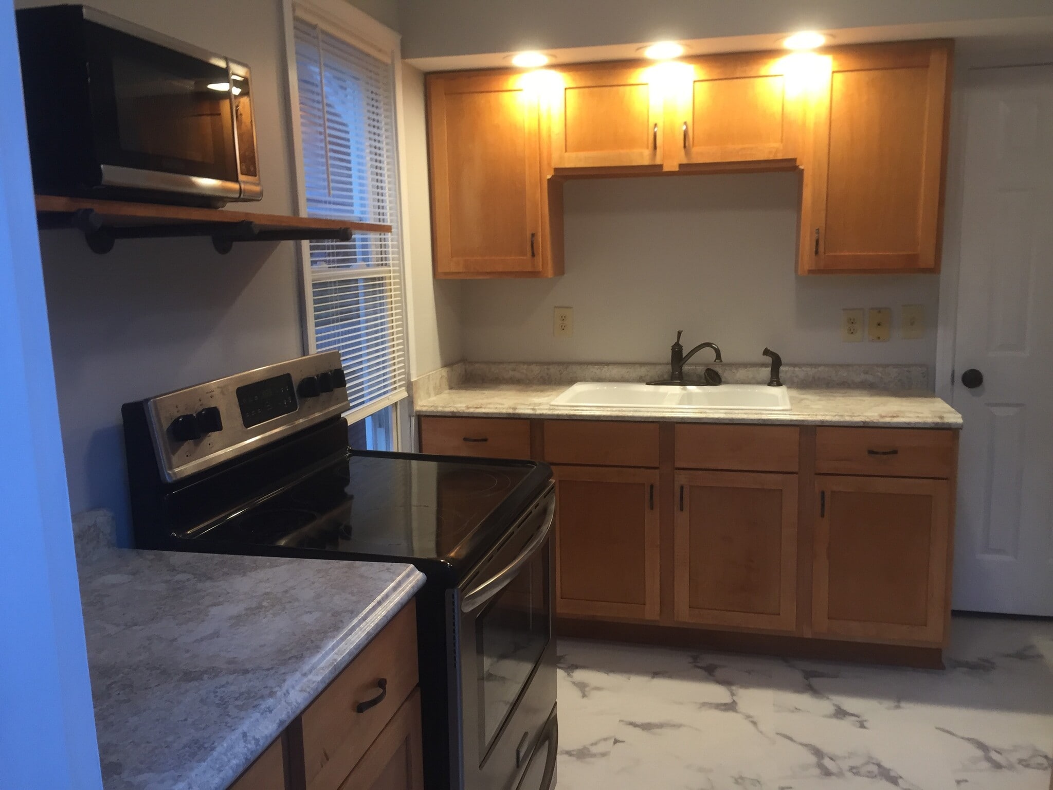 Building Photo - 3323 Emerson Ave