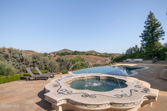 Building Photo - 4358 Cresthaven Dr