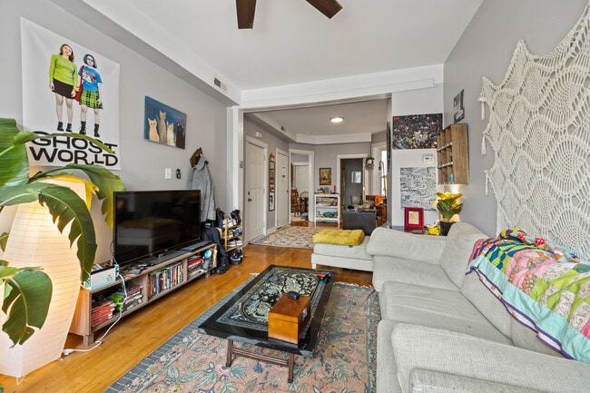 Building Photo - 2630 W Division St