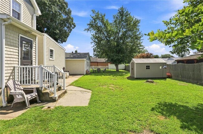 Building Photo - 51 Pettaconsett Ave