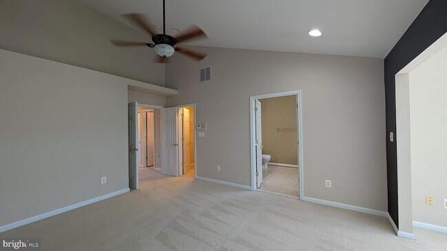 Building Photo - 42681 Rolling Rock Square