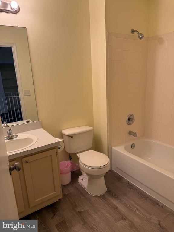 Building Photo - 813 Plymouth Rd