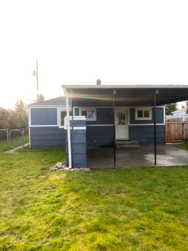 Building Photo - 1021 S Meyers St