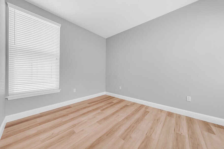 Building Photo - 2020 Dwight Way