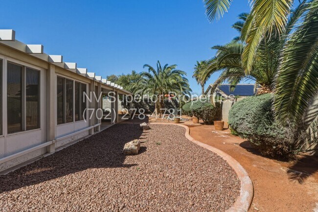 Building Photo - SE!! 4 Bedrooms!! Single Story!!! 3 Car Garage!!! Gated!! Water Conditioner!! All Appliances!!! F...