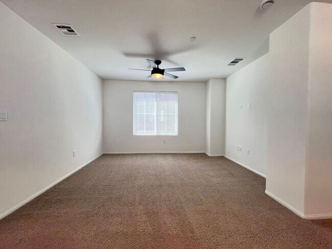 Building Photo - 1347 Graphite Ave