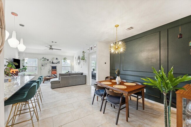 Building Photo - 3018 Village Creek Dr