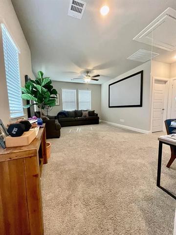 Building Photo - 908 Lamp Post Ln