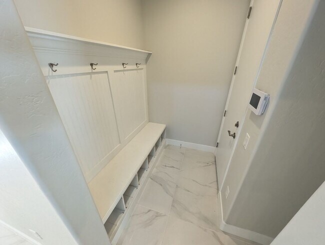 Building Photo - 3622 Portiani Dr