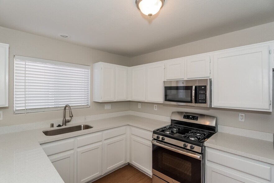 Building Photo - 2110 Big Boulder Dr
