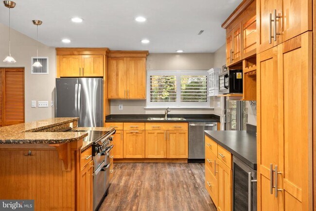 Building Photo - 1813 Glade Ct