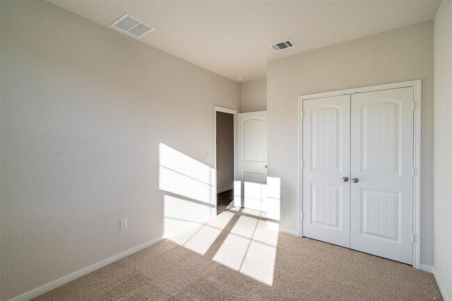 Building Photo - 233 Brooklyn Dr