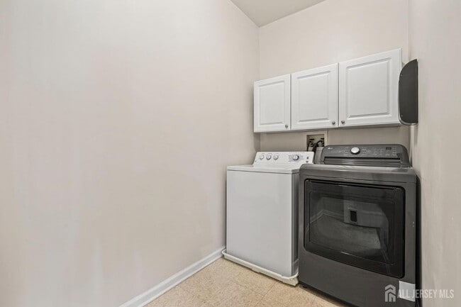 Building Photo - 107 Brittany Ct
