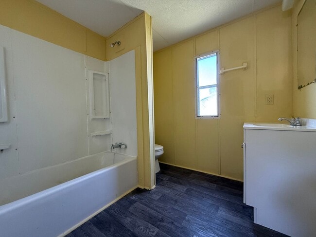Building Photo - Two Bedroom Home for Rent