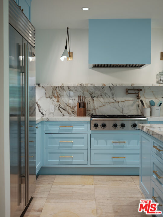 Building Photo - 661 Doheny Rd