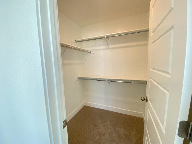Building Photo - 946 Shadow Brk Ln