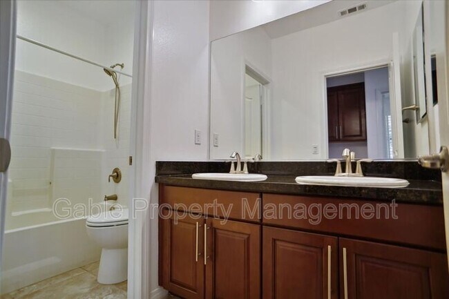 Building Photo - 26631 Millhouse Dr